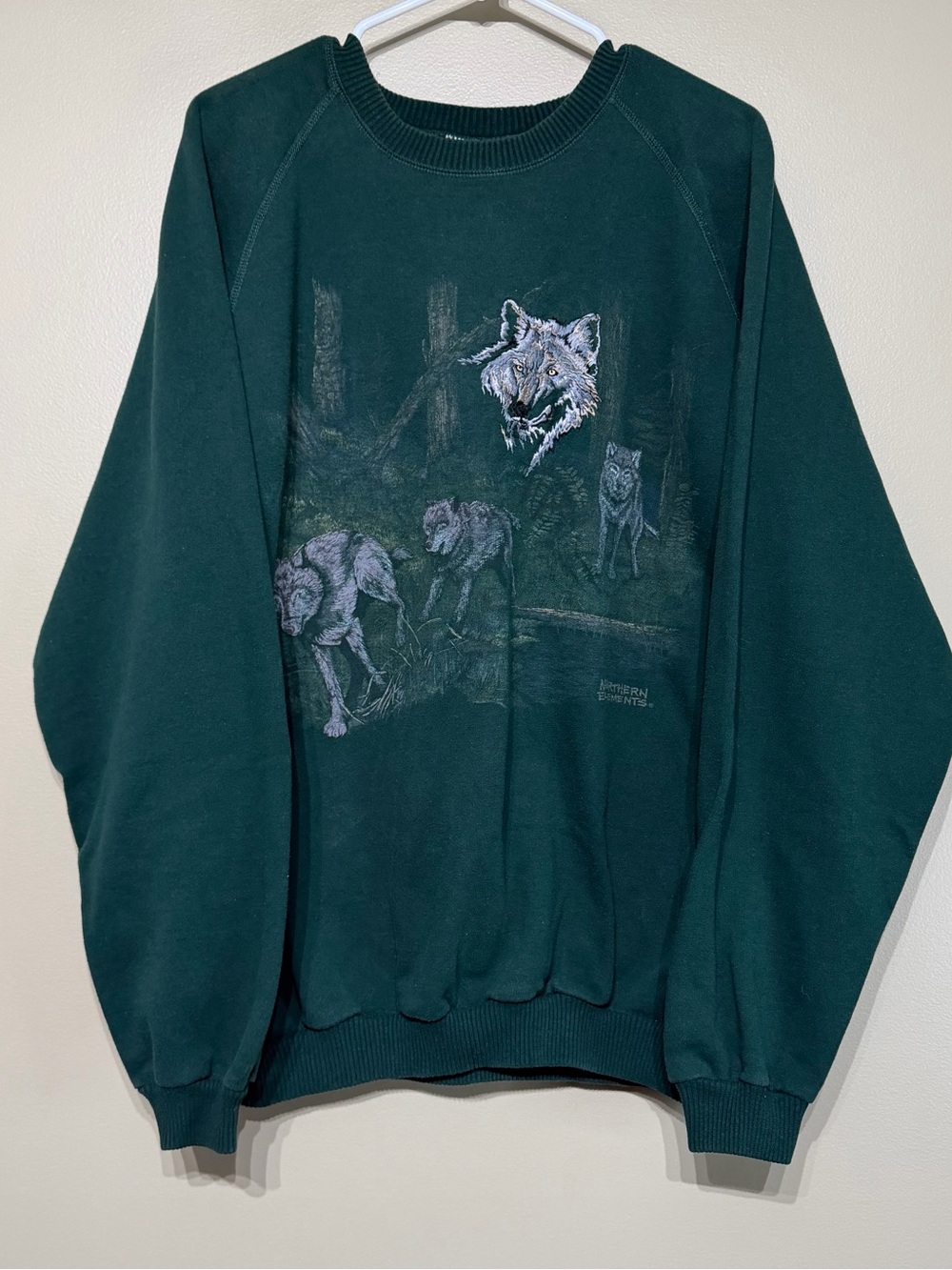 Vintage 90’s Northern Elements Wolf Graphic Embroidered Raglan Sleeve Crewneck